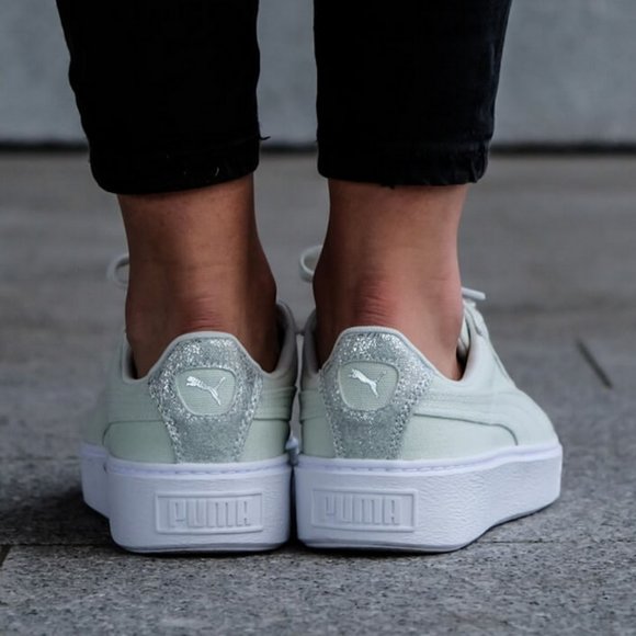 PUMA Platform Canvas Sneakers - Picture 4 of 4